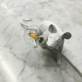 mouse lamp crouching