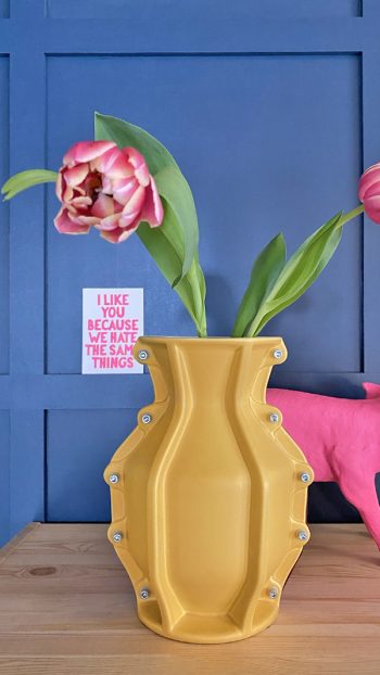 Carter Vase - Floris Hovers