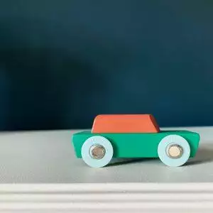 Floris hovers duotone car