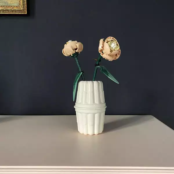 MONA LOVE VASE