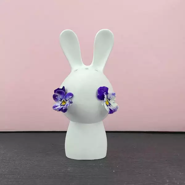 cuniculus bud vase white