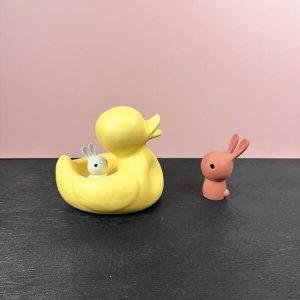 mr. ugly duckling small geel